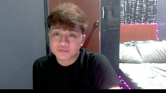 KentAivan online show from February 2026 07:42:02 PM