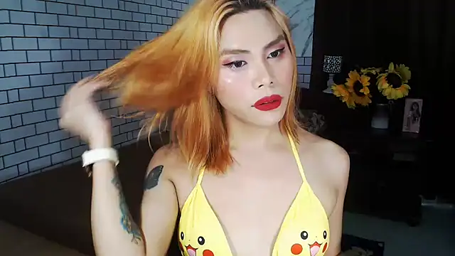 Snapshot of BigAssAlexa chatting on September 2025 04:28:02 AM BigAssAlexa online show from September 2025 04:28:02 AM