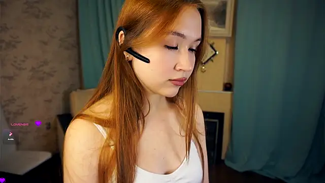 Snapshot of ShariTietge chatting on October 2025 07:37:01 PM ShariTietge online show from October 2025 07:37:01 PM