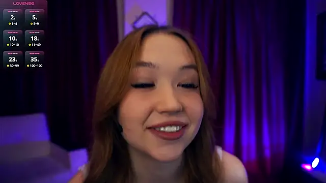 Snapshot of ShariTietge chatting on November 2025 08:10:01 PM ShariTietge online show from November 2025 08:10:01 PM