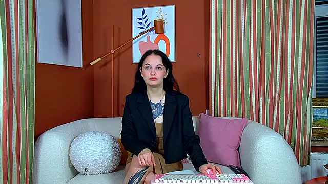 MollyMillsen online show from September 2025 06:09:02 PM