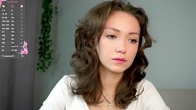 ZeniaBolich online show from November 2025 10:19:02 PM