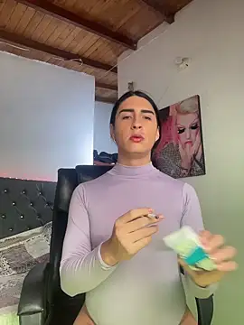 lola diez online show from November 2025 06:07:01 PM