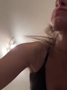 SophiiaStarr online show from December 2025 06:35:02 PM