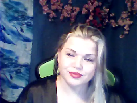 Nayvessa online show from November 2025 03:02:01 PM