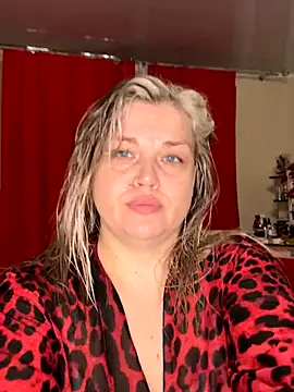 Nayvessa online show from November 2025 08:29:01 PM