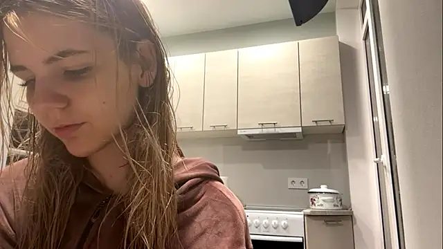 Denni Spilber online show from October 2025 05:00:01 PM