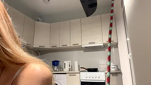 Denni Spilber online show from October 2025 05:23:02 PM