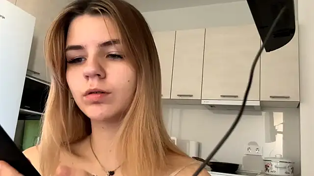 Denni Spilber online show from November 2025 12:40:02 PM