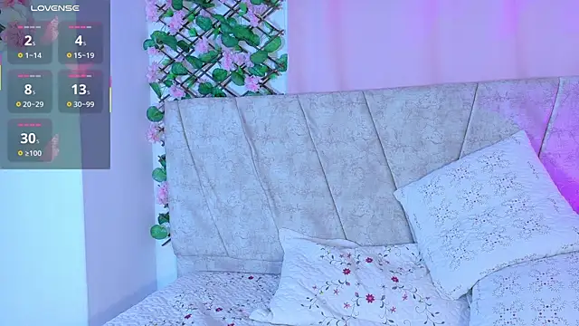 LaraGiil online show from October 2025 12:41:02 PM