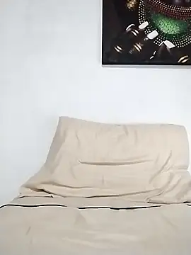 latinblack16 online show from October 2025 03:40:01 AM