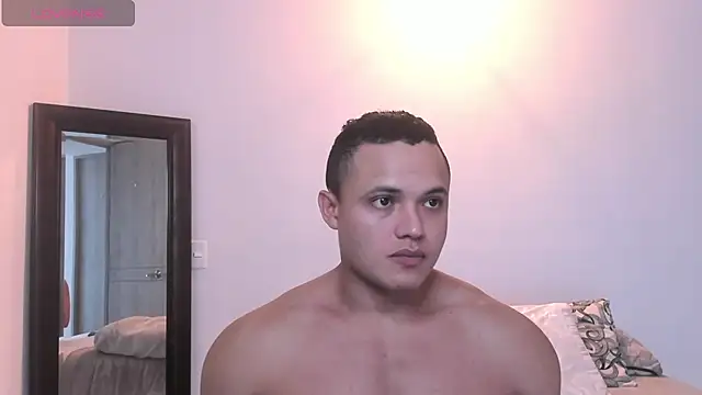 Snapshot of KingLevi01 chatting on September 2025 02:39:02 PM KingLevi01 online show from September 2025 02:39:02 PM