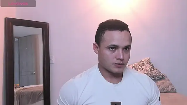 Snapshot of KingLevi01 chatting on September 2025 09:27:02 PM KingLevi01 online show from September 2025 09:27:02 PM