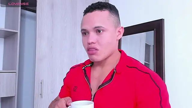 Snapshot of KingLevi01 chatting on September 2025 04:34:01 PM KingLevi01 online show from September 2025 04:34:01 PM