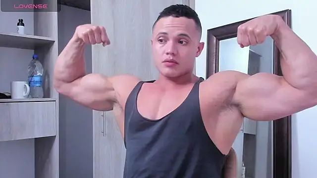 Snapshot of KingLevi01 chatting on October 2025 09:57:01 PM KingLevi01 online show from October 2025 09:57:01 PM