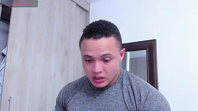 Snapshot of KingLevi01 chatting on November 2025 09:59:02 PM KingLevi01 online show from November 2025 09:59:02 PM