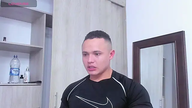 Snapshot of KingLevi01 chatting on November 2025 09:15:01 PM KingLevi01 online show from November 2025 09:15:01 PM