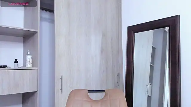 Snapshot of KingLevi01 chatting on November 2025 01:15:01 AM KingLevi01 online show from November 2025 01:15:01 AM