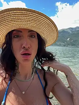 nikkaanderic online show from June 2026 01:21:02 PM