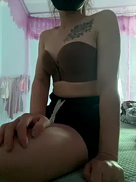 Snapshot of SuhyoCii chatting on September 2025 03:05:01 AM SuhyoCii online show from September 2025 03:05:01 AM