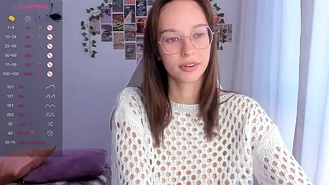  Alissaa online show from October 2025 01:19:01 PM