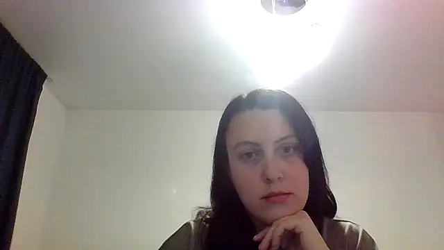 Snapshot of Nyrella chatting on November 2025 06:40:02 PM Nyrella online show from November 2025 06:40:02 PM