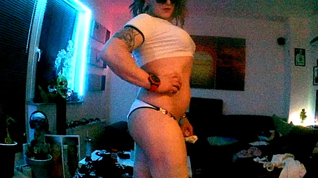 Snapshot of hellgirl1980 chatting on December 2025 06:24:02 PM hellgirl1980 online show from December 2025 06:24:02 PM