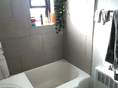 littyleesh1 online show from December 2025 05:22:02 PM