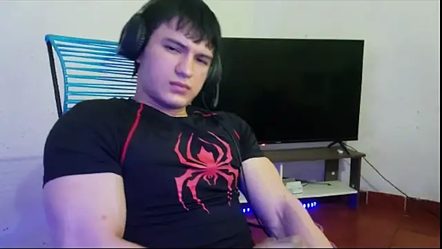 ErickWalton online show from November 2025 05:28:02 AM