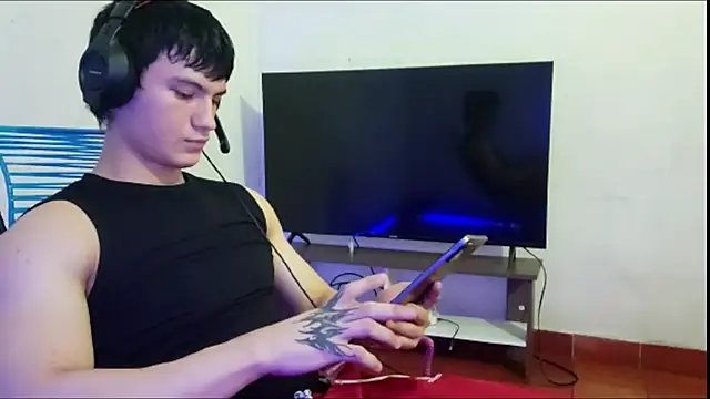 ErickWalton online show from November 2025 05:07:02 AM