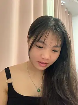 Emlyly-18 online show from September 2025 12:23:02 AM