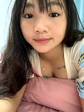 Emlyly-18 online show from October 2025 04:19:02 AM