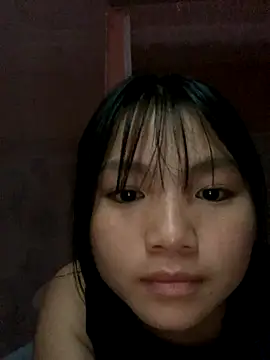 Emlyly-18 online show from October 2025 10:51:01 PM