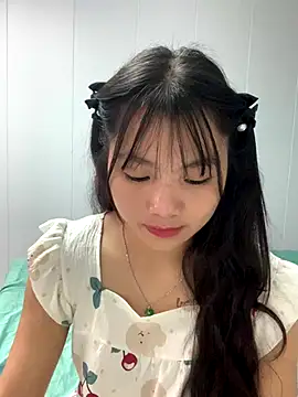 Emlyly-18 online show from October 2025 03:16:02 AM