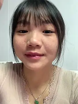 Emlyly-18 online show from November 2025 02:46:02 AM