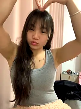 Emlyly-18 online show from December 2025 03:56:01 AM