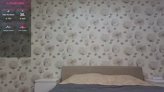 Snapshot of Annabel_theMoon chatting on October 2025 02:31:01 AM Annabel theMoon online show from October 2025 02:31:01 AM