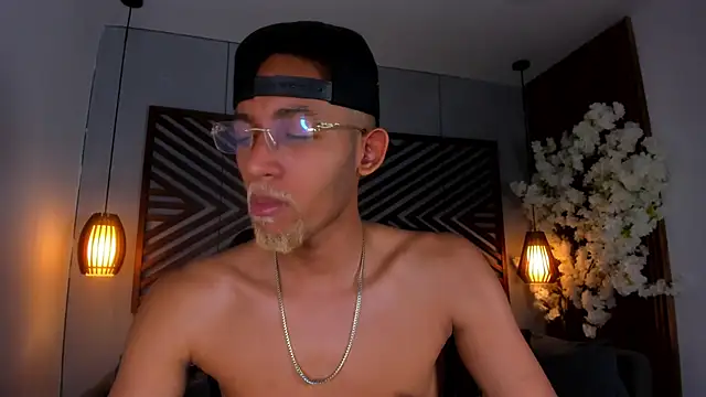 B Wild online show from October 2025 03:51:02 AM