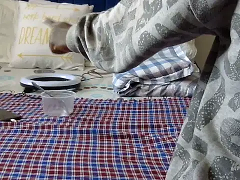 Playroom queen online show from October 2025 09:12:01 AM