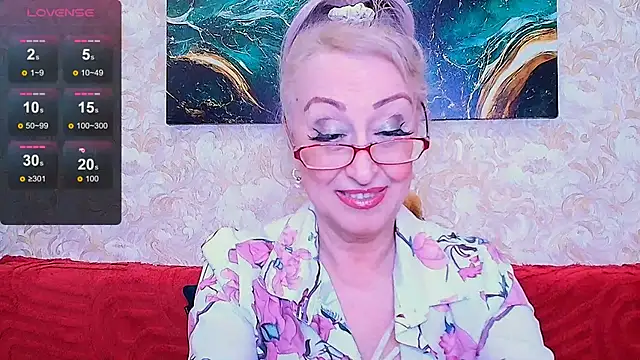 Snapshot of _Sara__Smith_ chatting on June 2026 09:22:01 AM Sara Smith online show from June 2026 09:22:01 AM