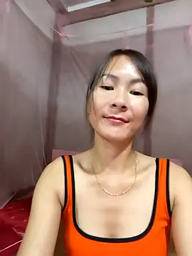 Snapshot of Yumyum_kiw chatting on October 2025 12:28:01 PM Yumyum kiw online show from October 2025 12:28:01 PM