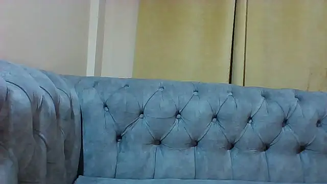 Snapshot of Amiblue_Xo chatting on October 2025 11:24:02 PM Amiblue Xo online show from October 2025 11:24:02 PM