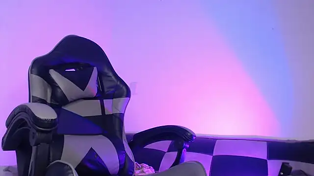 GwenHazel online show from December 2025 11:41:02 AM