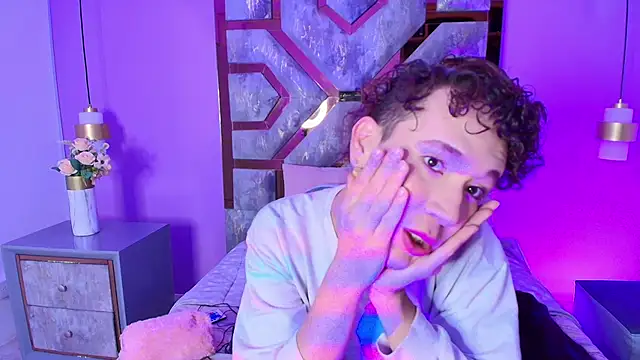 Snapshot of Electra_Gosselin chatting on October 2025 12:05:01 PM Electra Gosselin online show from October 2025 12:05:01 PM