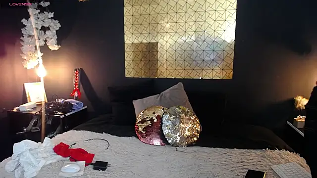 kinky momm online show from November 2025 04:16:02 PM