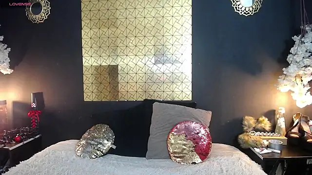 kinky momm online show from February 2026 03:08:01 PM