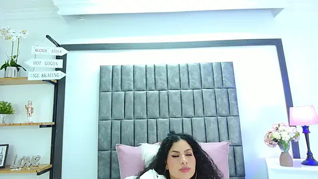 Skyler Fox  online show from January 2026 08:25:02 PM