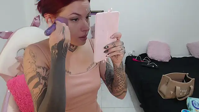 Snapshot of Maddy_Vicius19 chatting on October 2025 08:29:01 PM Maddy Vicius19 online show from October 2025 08:29:01 PM