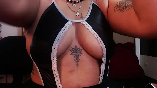 MIA  SPENCER online show from February 2026 04:43:02 PM