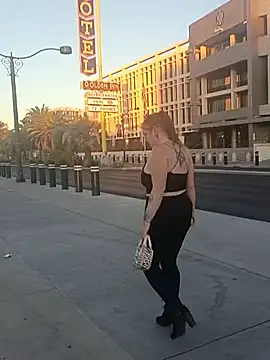 nakedgarbageperson online show from June 2026 12:35:01 PM